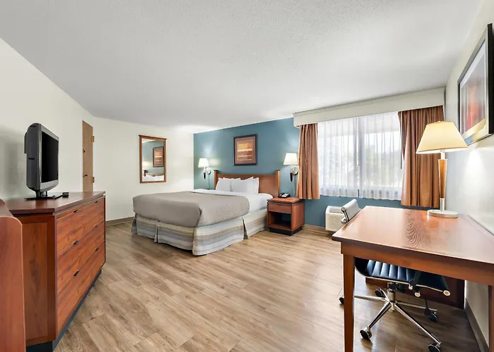 Quality Inn & Suites Black River Falls I-94