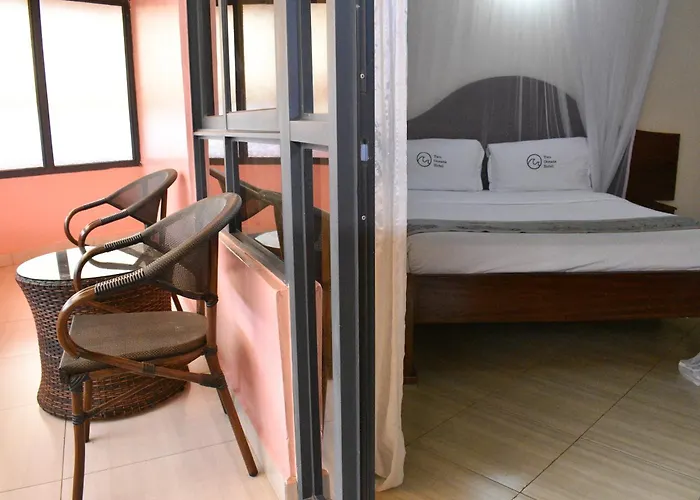 Two Oceans Hotel Voi