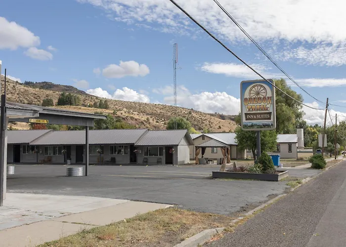 Oregon Trail Inn And Suites