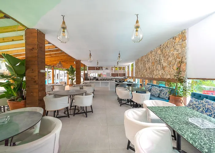 Bamboo Suites Hotel - Adults Only