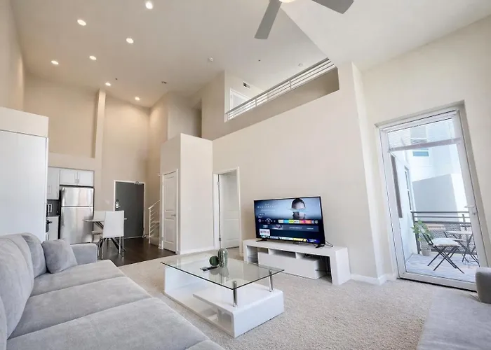 Luxury 2 Bedroom 2 Bathroom With Fitness Center And Pool