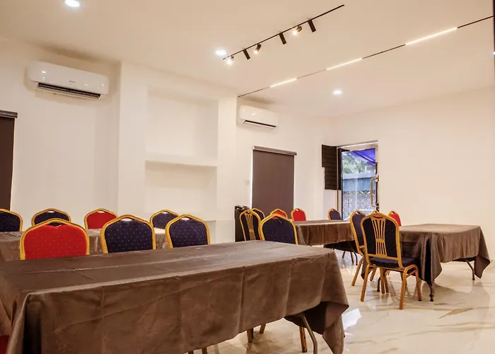 Romeneo Grand Royal Hotel