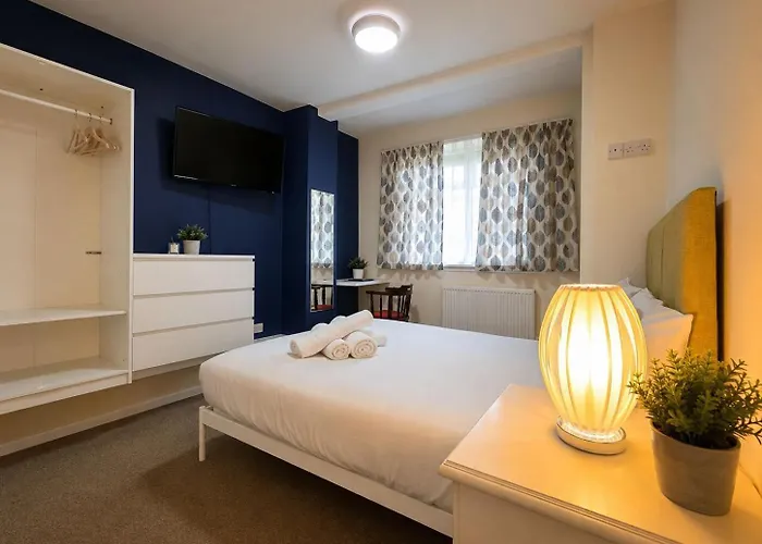Crofton House Hotel