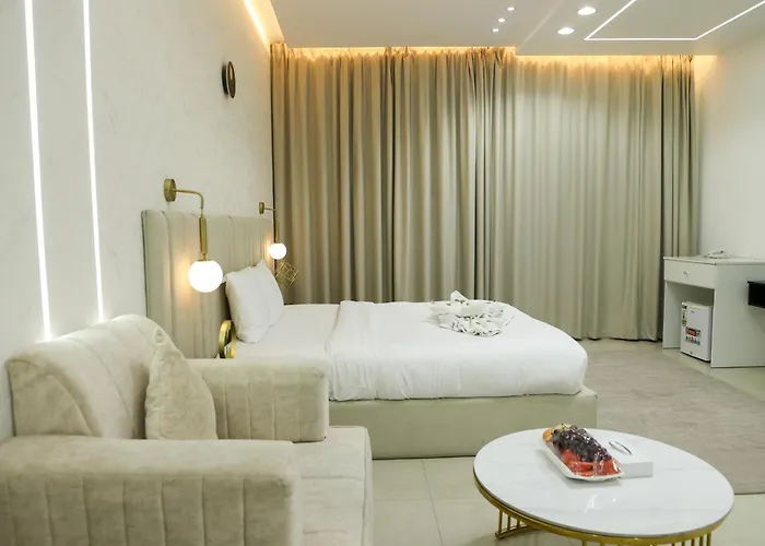 Clifton International Hotel