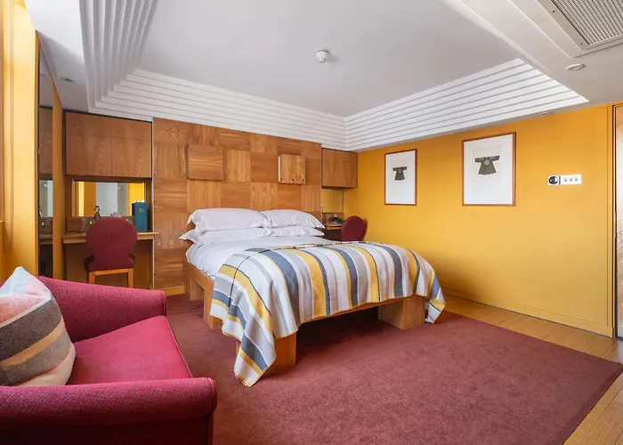 Drakes Hotel
