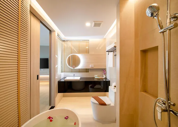 C & N Hotel Patong, Phuket
