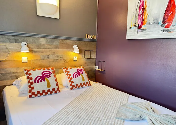 Acadie Saint Victor - Hotel Restaurant -Face Mer- Chatelaillon Plage