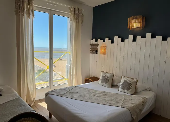 Acadie Saint Victor - Hôtel restaurant -Face mer- Châtelaillon plage