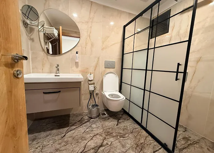 Rena Grand Residence & Suit