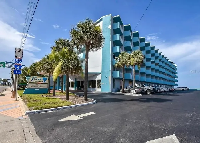 Luxury Beach Condos With Pool And Tiki Bar!