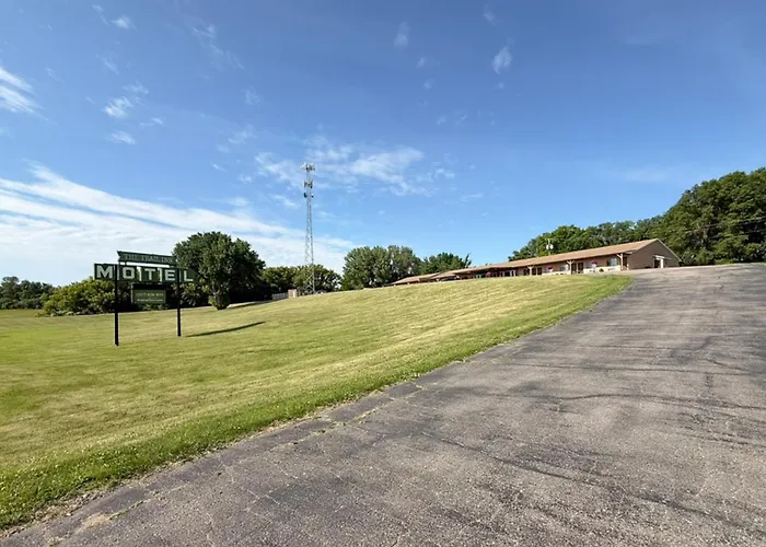The Trail Inn - Slayton, Mn - Hwy 59