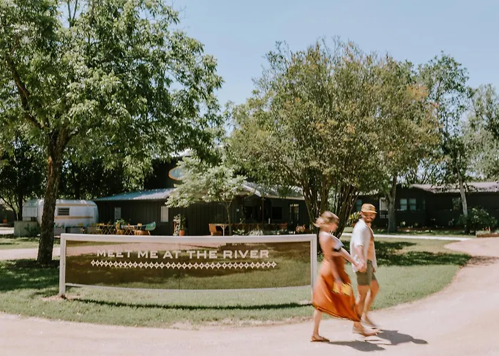 Melrose River Club Resort