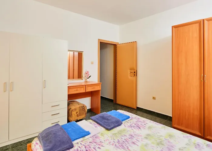 Riviera Complex 6