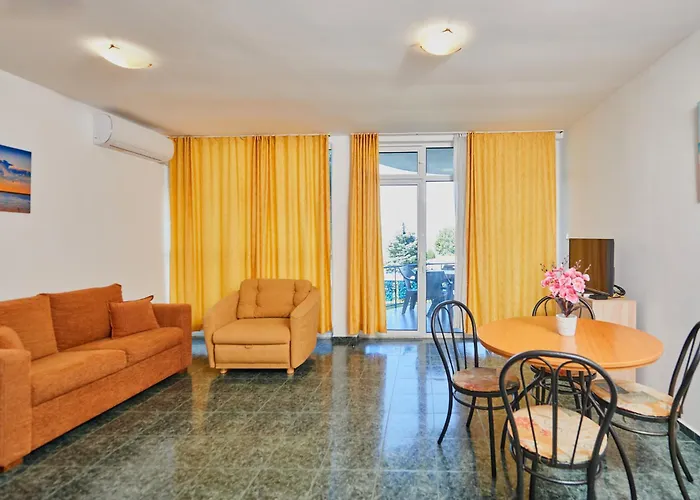 Riviera Complex 6