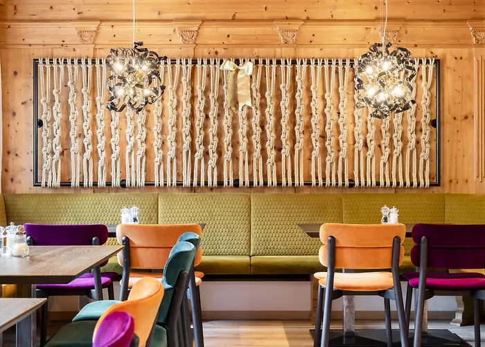Mygoodlife Hotel & Bar