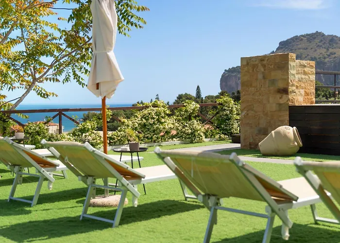 Pater Meus Suites - Sea View, Pool & Parking