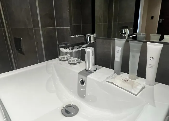 Riverleaf Hotel