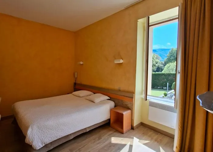 Logis Hotel Restaurant Mas de la Prairie