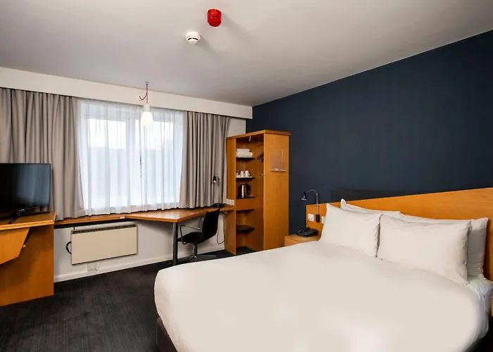 Holiday Inn Express Newport By Ihg