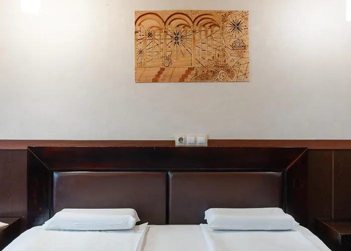 Hotel Ego - Parking Available - Top Central Location