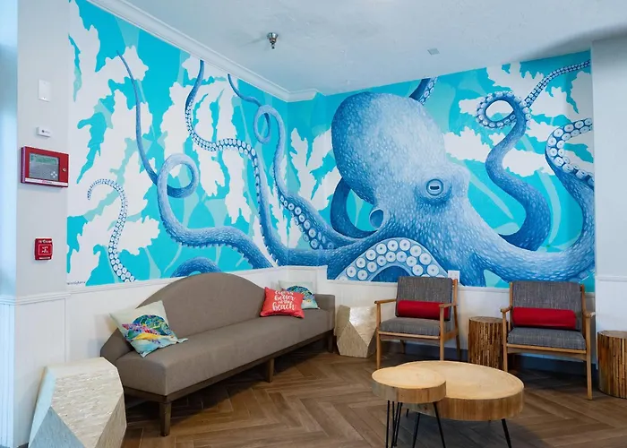 Dolphin Sands Clearwater Beach, An Ascend Collection Hotel