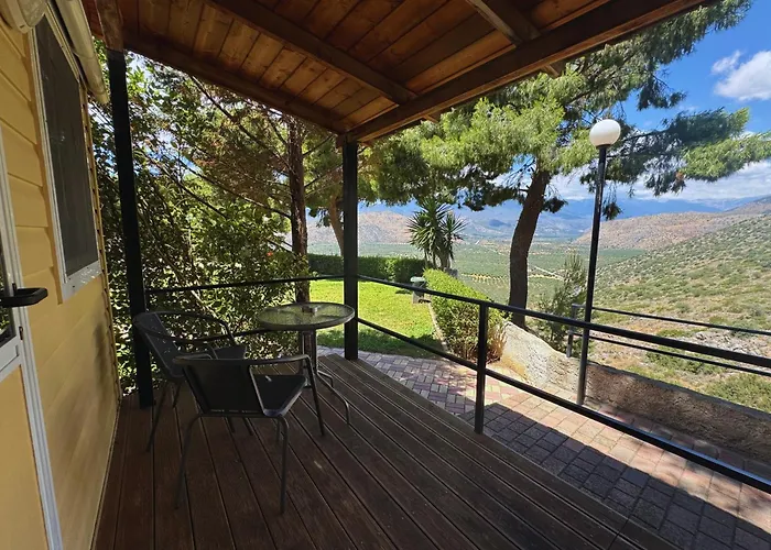 Chrissa Camping Rooms & Bungalows