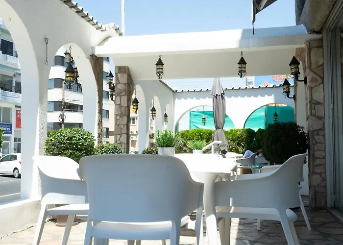 Le Village Hotel