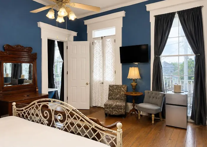 Creole Gardens Guesthouse&Inn