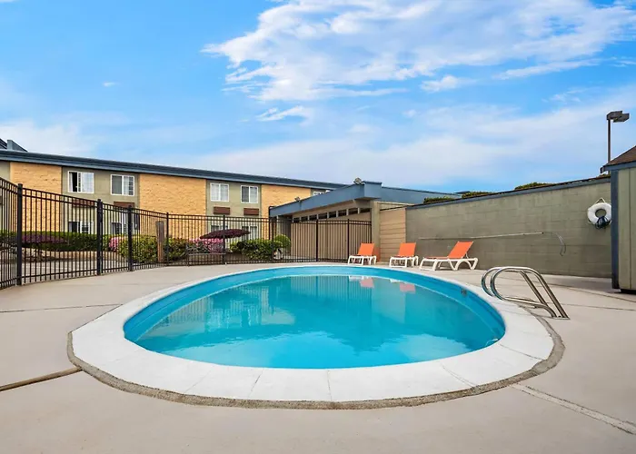 Days Inn By Wyndham Mt. Vernon