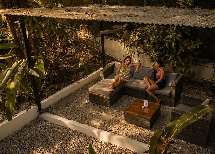 Believe Surf & Yoga Lodge Santa Teresa