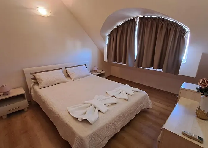 Aquaria Holiday Apartments