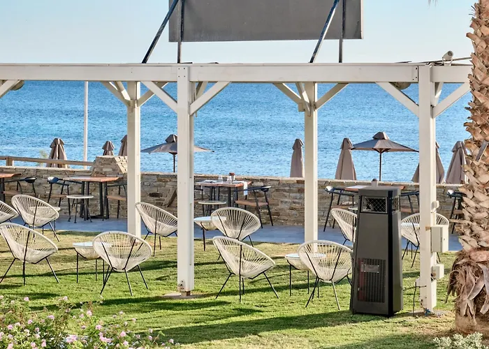 Liana Beach Hotel & Spa