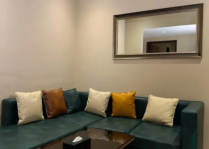 Hamsun Shahrah-e-Faisal