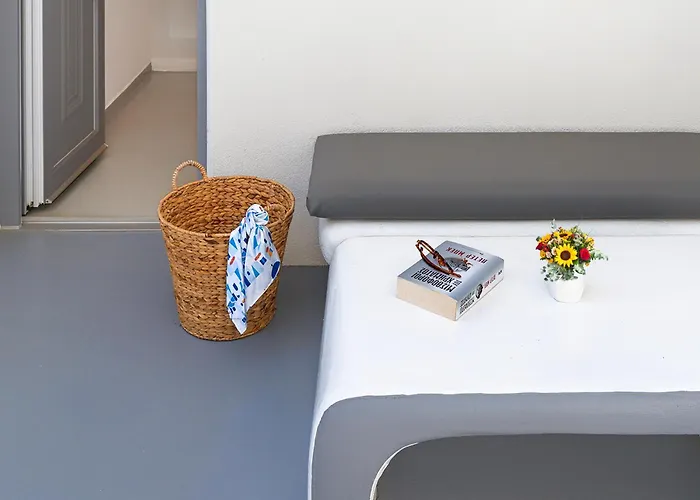 Tatakis Design Hotel With Rooftop Caldera Views
