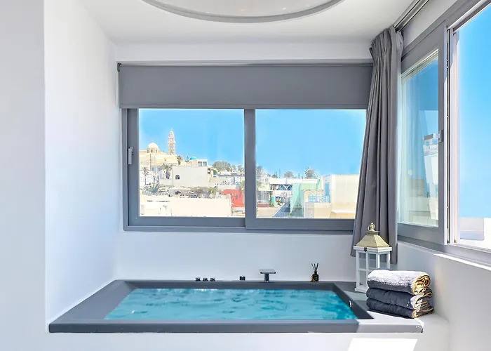 Tatakis Design Hotel With Rooftop Caldera Views