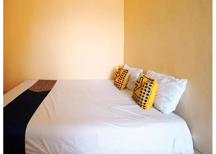 Hotel O Homestay Bu Sun Syariahneartaman Rekreasi & Pemandian Taman Suruh