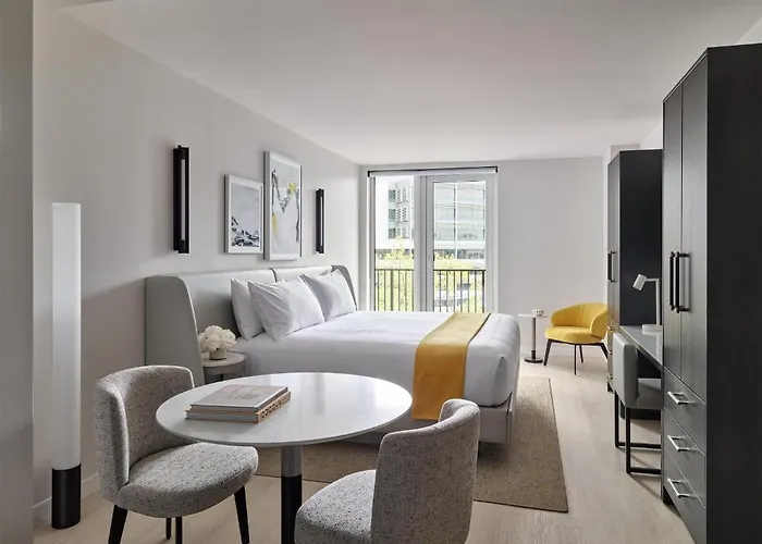 One Washington Circle Dc, Tapestry Collection By Hilton