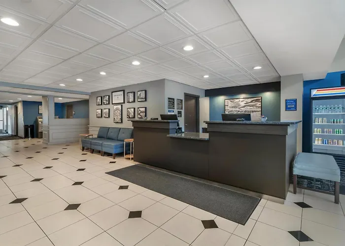 Best Western Plus Franklin Square Inn