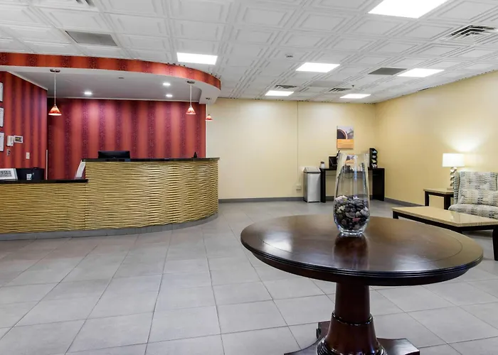 Quality Inn & Suites Charleston - Civic Center