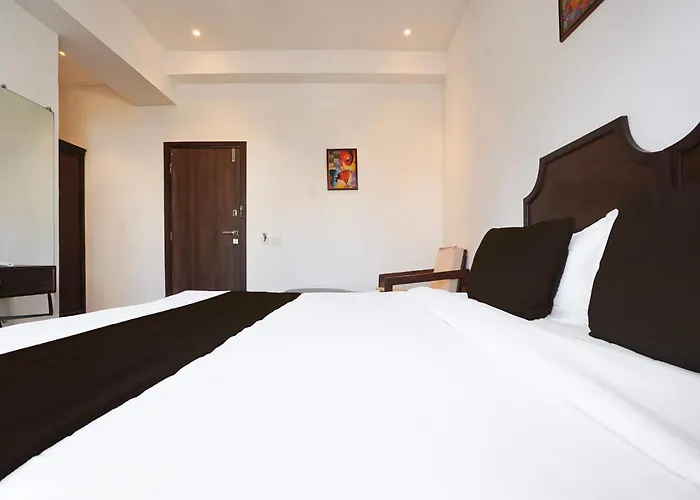 Super Townhouse Central Bazar Road Ramdaspeth