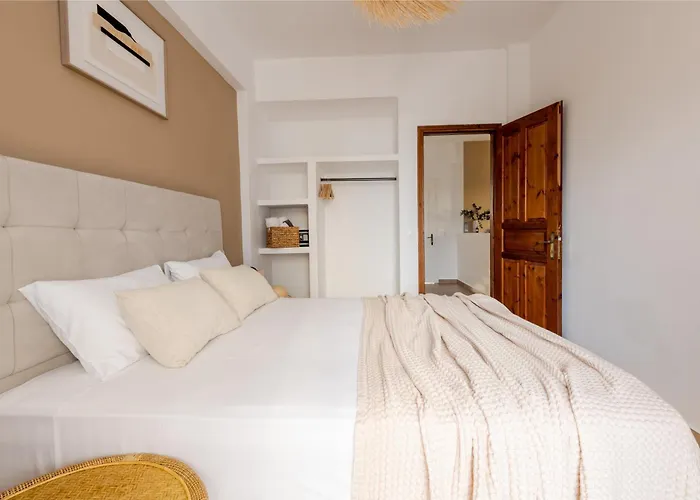 C'Est La Vie - Beachfront Accommodation