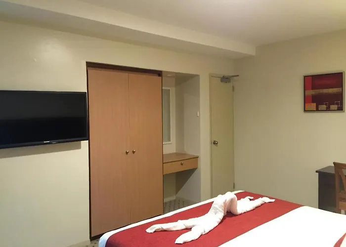 Victoria Palms Hotel