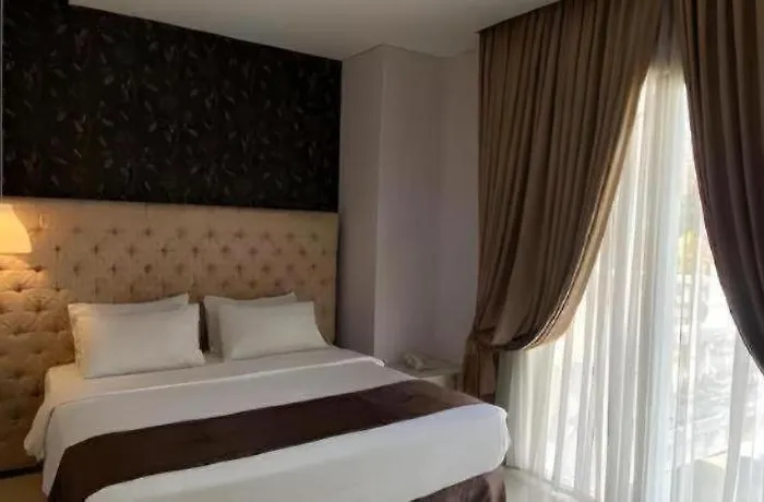Rizen Premiere Hotel