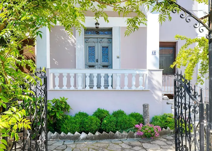 Acropolis Hotel