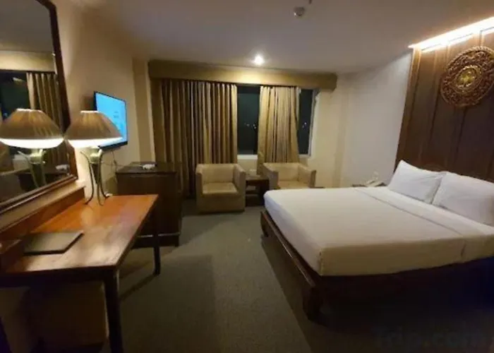 Sri U-Thong Grand Hotel