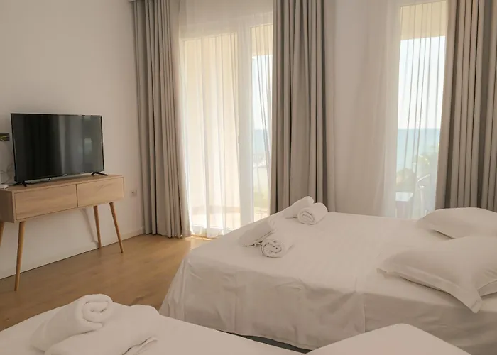 Trevi Hotel & Restorant, Shengjin