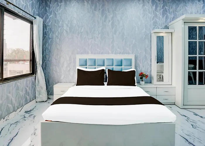 Hotel O Hans Residency