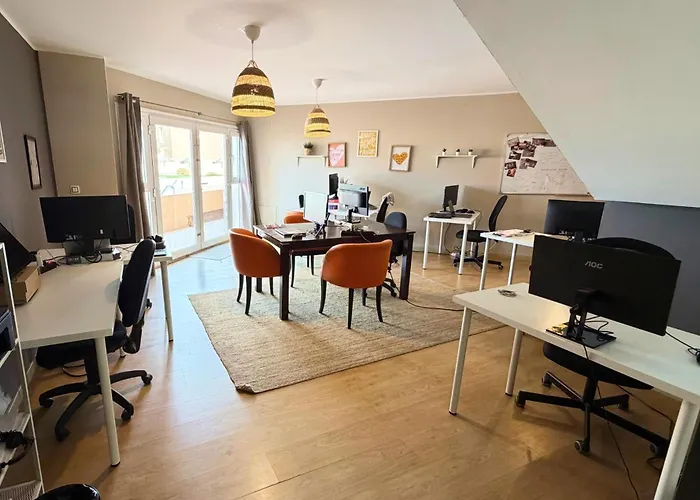 Banama Surfhouse - Coliving Coworking & Yoga