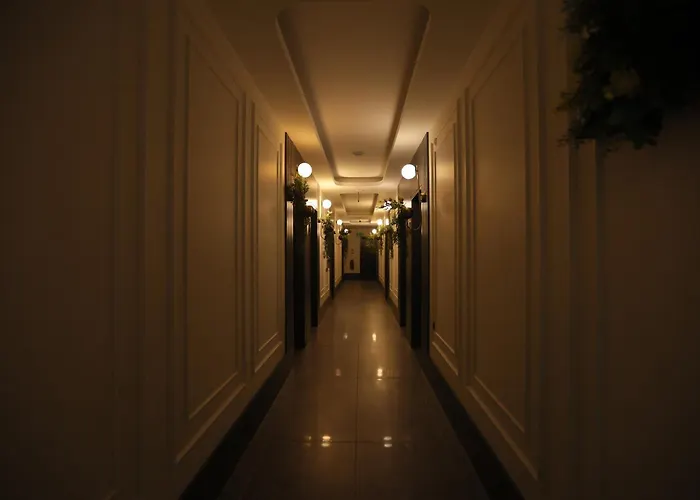 Ren Business Hotel