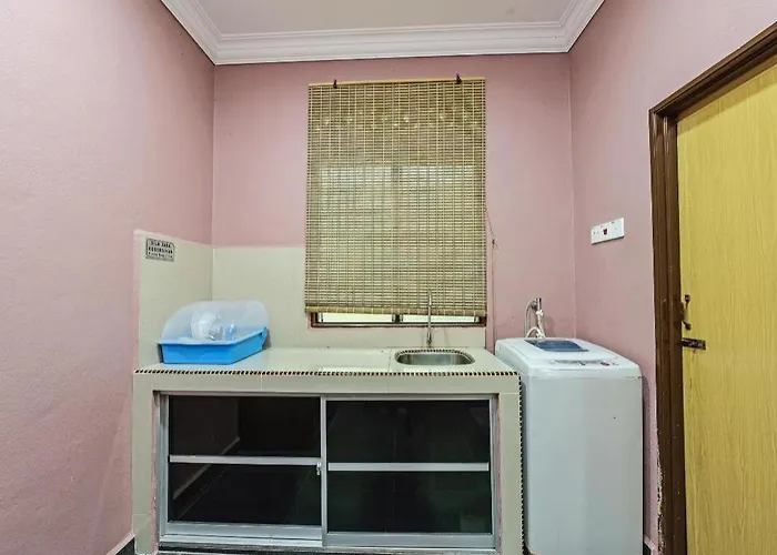Oyo 90642 Twin Mutiara Chalet & Homestay